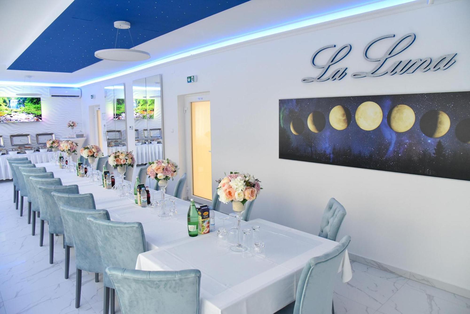 La Luna Premium Deluxe Apartment With Free Jacuzzi, Bikes & Covered Parking Nasice Exteriér fotografie